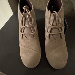 Toms Desert Taupe Suede Boots